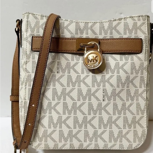 MICHAEL Michael Kors Handbags - MICHAEL KORS HAMILTON TRAVEL MESSENGER CROSSBODY BAG MK VANILLA/ACORN.